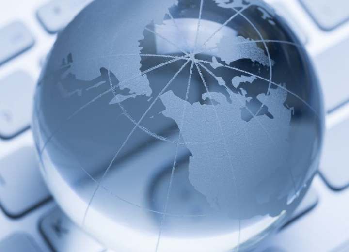 Jazmin Lowenberg | International & Remote Clients